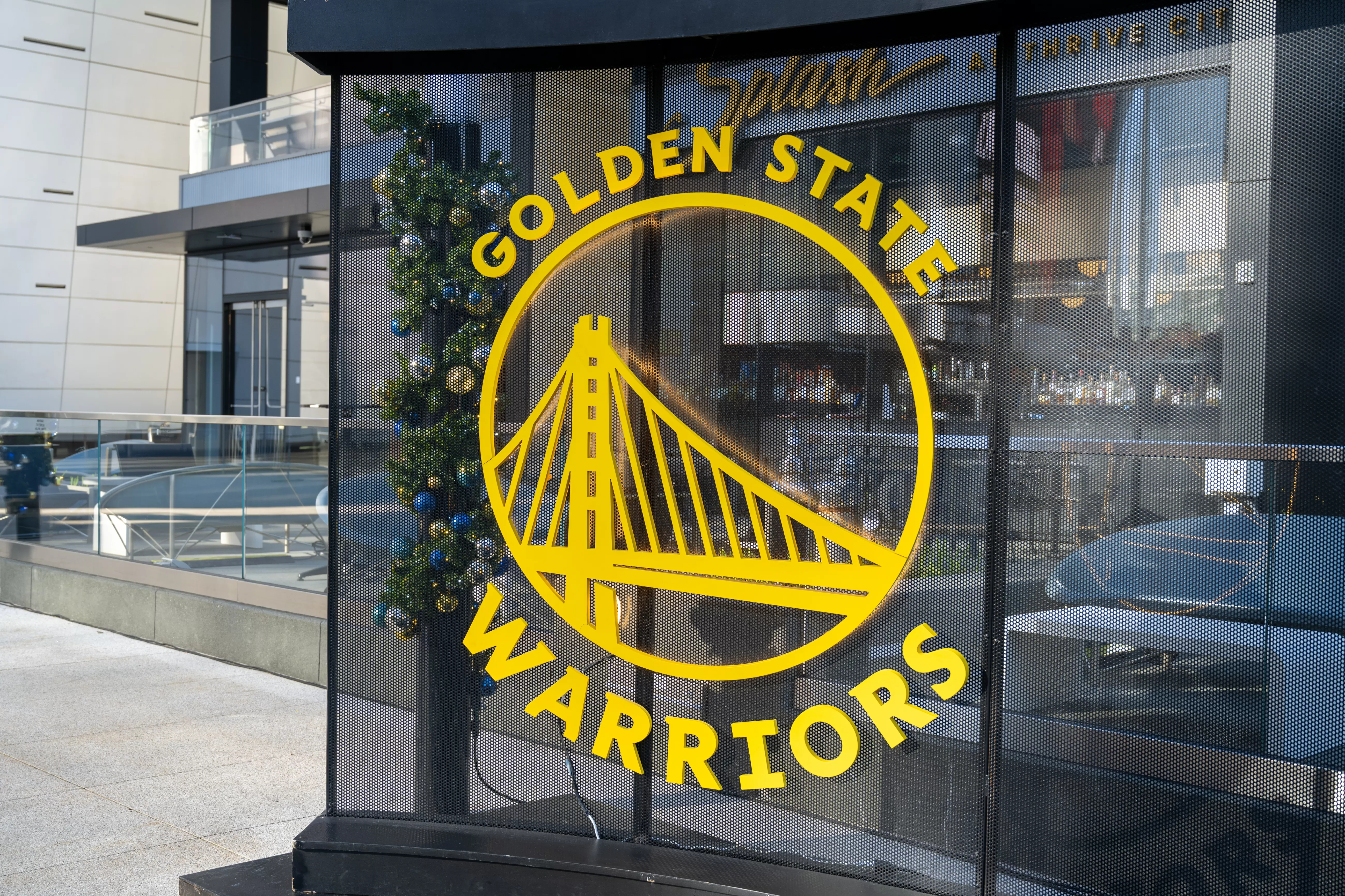 Former Warriors Center, College Hall of Famer, Dies