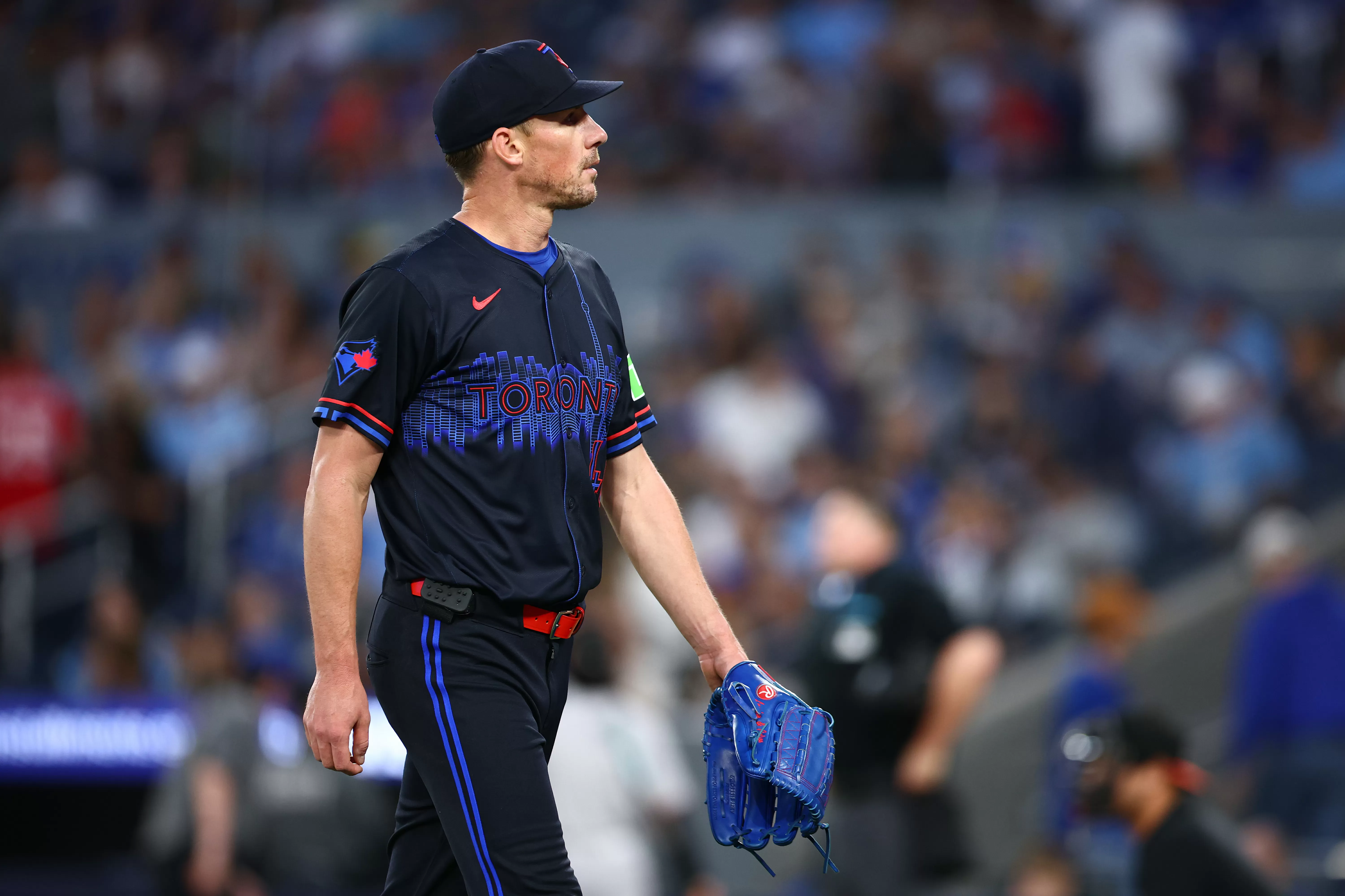 Blue Jays All-Star Pitcher Urged to Bolt Toronto for Giants