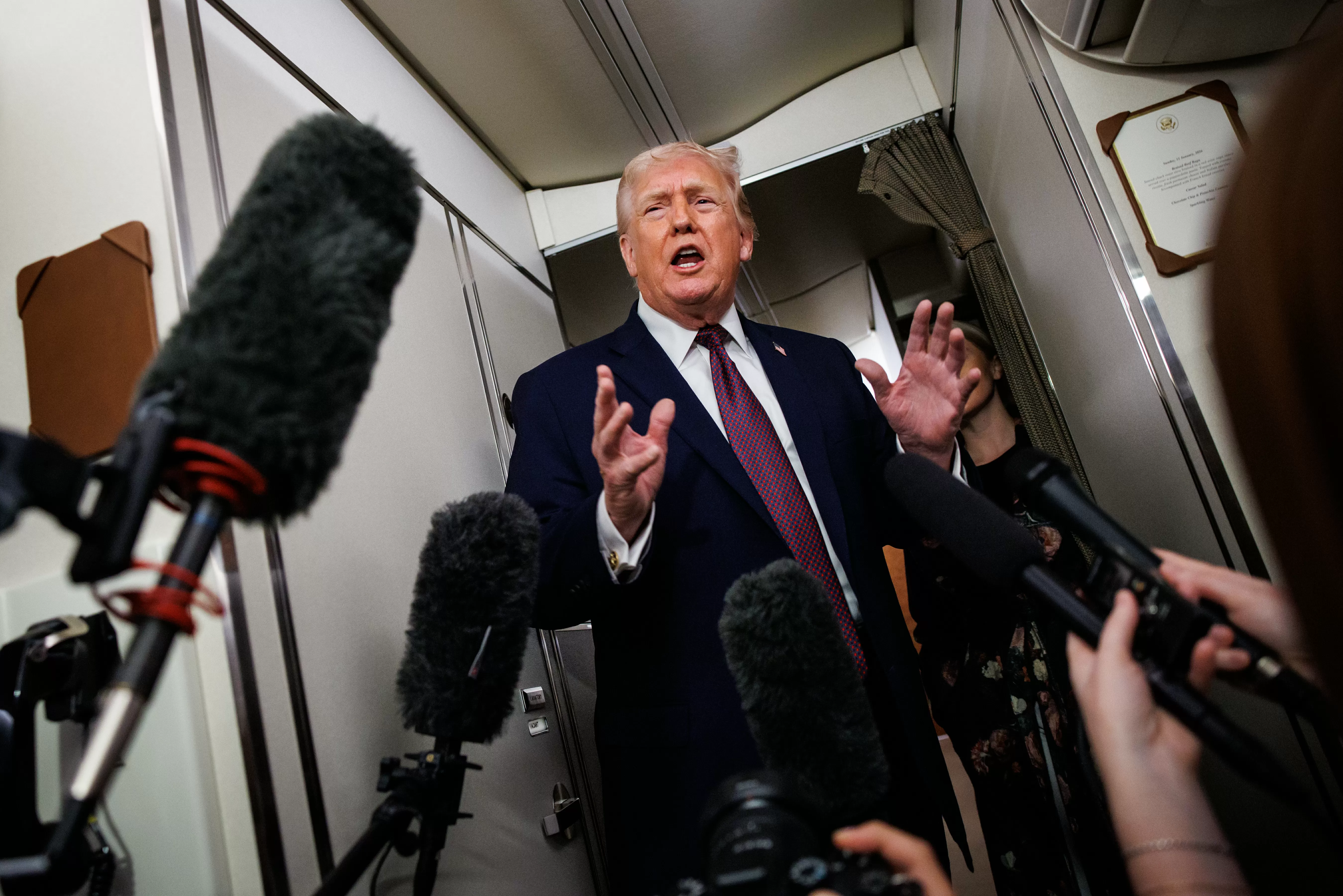 Trump Denies Knowledge of DOJ Probe Into Powell, Fed Renovations
